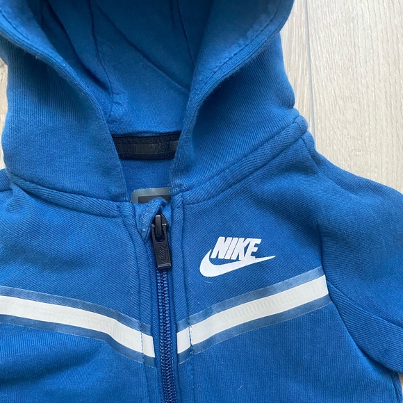 Nike One Piece - Size 6M - Picture 2 of 11